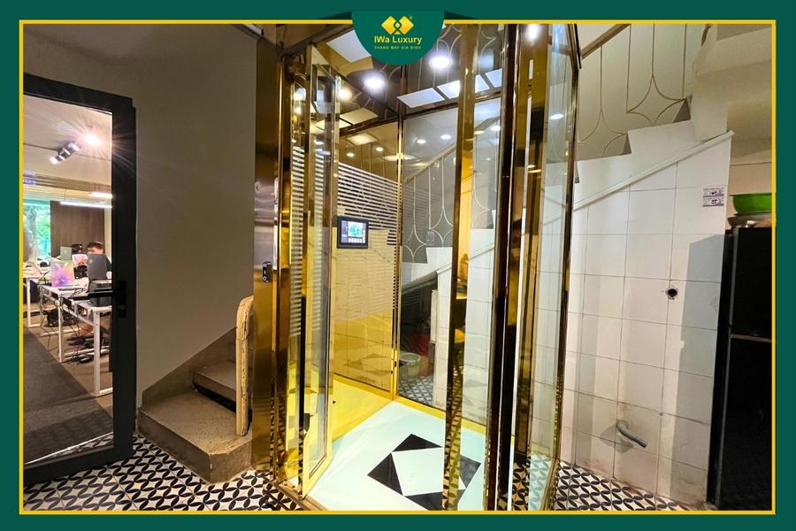 Thang máy cho nhà phố hẹp, thiết kế không hố pit, cửa kính gọn, tối ưu diện tích