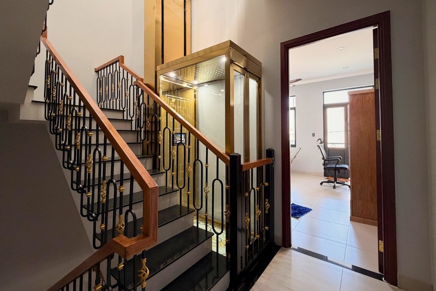 thang máy thủy lực không hố pit iwa luxury