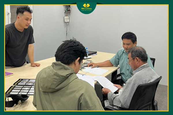 Thỏa thuận phương án lắp đặt thang máy với anh Thành