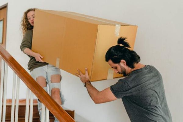 thang máy gia đình giúp vận chuyển đồ đạc trong nhà dễ dàng hơn