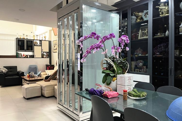 Thang máy nhà phố 5 tầng Chánh Hưng (Q8) IWa Luxury, công nghệ thủy lực không hố pit, inox bạc bóng gương.