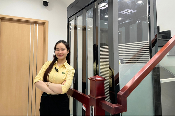 Thang máy gia đình IWa Luxury lắp đặt trong nhà phố tại Tân Phú, TP. HCM.