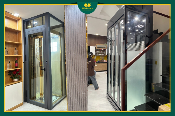 Vị trí lắp đặt thang máy gia đình nhỏ gọn trong nhà phố.