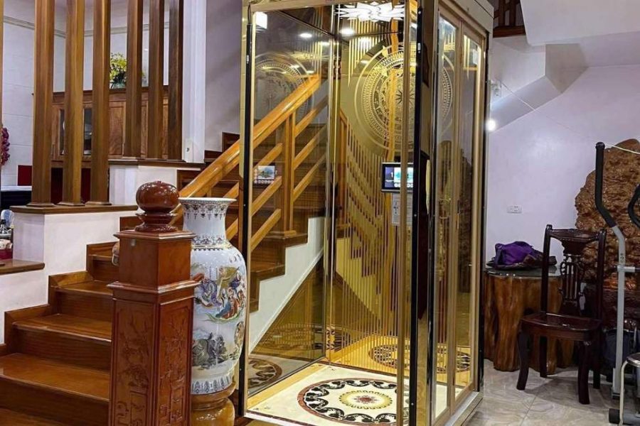 Thang máy mini phong cách cổ điển khung mạ vàng